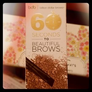 Billion dollar brows Brow powder kit in taupe.